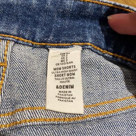 H & M blue denim shorts - Picture 3 of 4